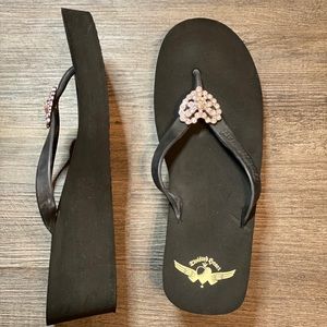 Twisted Heart | Rhinestone Heart Wedges